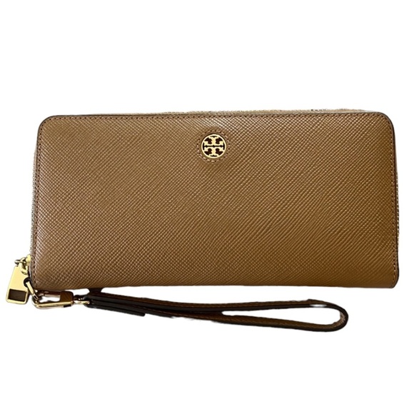 Tory Burch Handbags - ✨HOST PICK✨ Women’s Tory Burch Robinson Zip Wallet